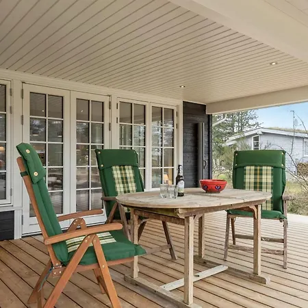 度假居 Auke - 100m From The Sea By Interhome *