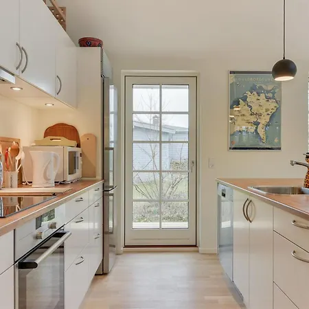 Auke - 100m From The Sea By Interhome Bøtø By