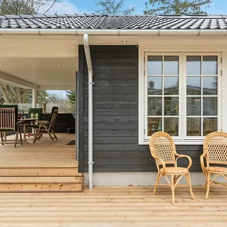 度假居 Auke - 100m From The Sea By Interhome