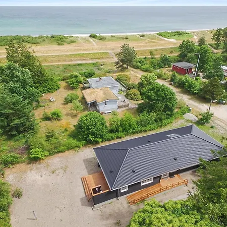 Auke - 100m From The Sea By Interhome