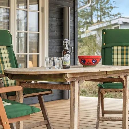 Auke - 100m From The Sea By Interhome *