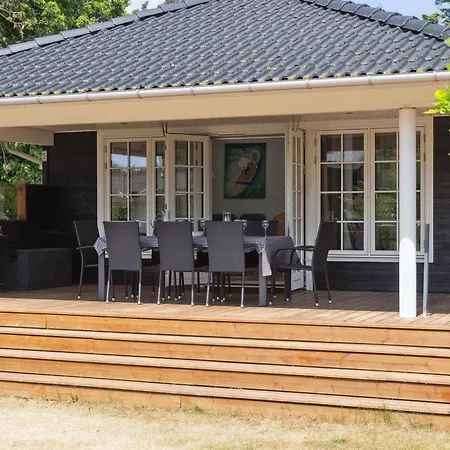 Auke - 100m From The Sea By Interhome